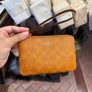 Coach Corner Zip Wristlet In Signature Canvas CAQ75 Bright Canyon